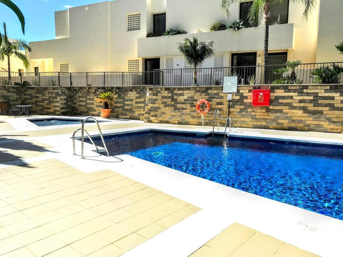 Apartment Spacious With 3 Pools & Gym *