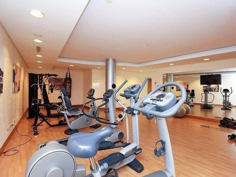 Apartment Spacious With 3 Pools & Gym